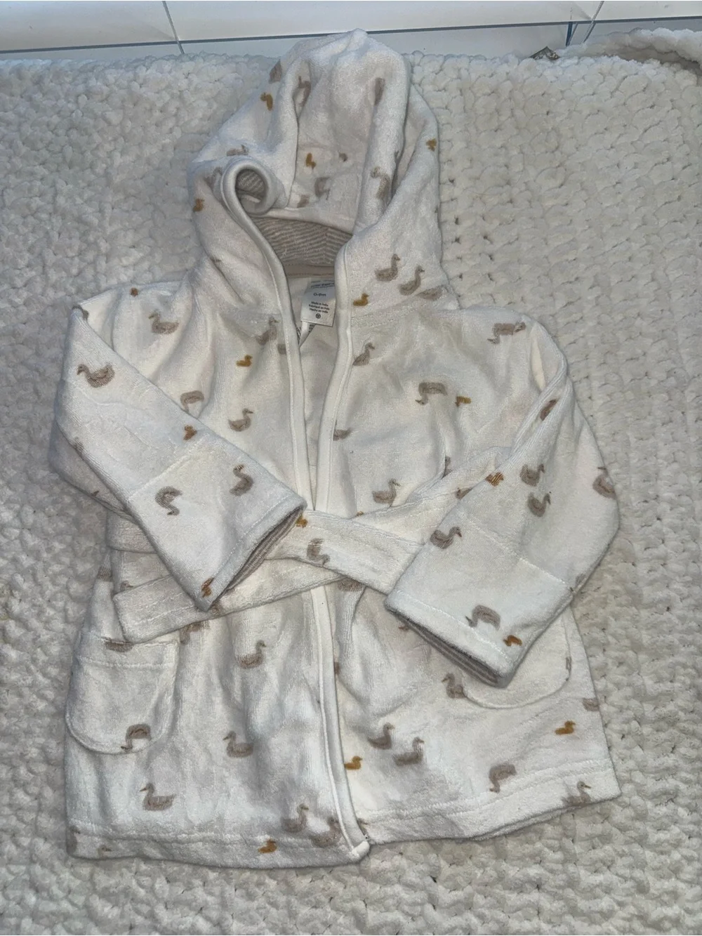 Cozy White Hooded Kids Robe with Duck Print